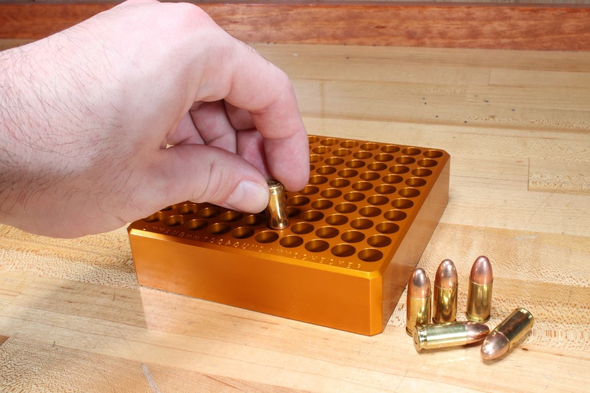 LYMAN AMMO CHECKER BLOCK 100 HOLE 9MM - NeonSales {{ shop.shopifyCountryName }}