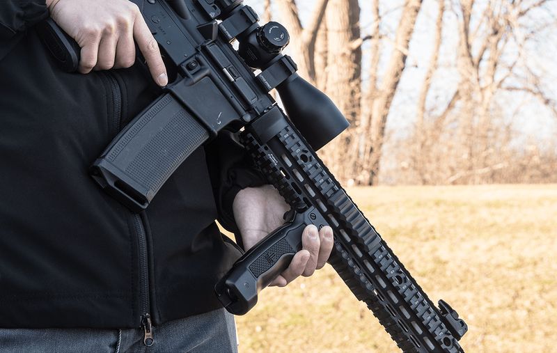 UTG D-GRIP QD PICATINNY MOUNT