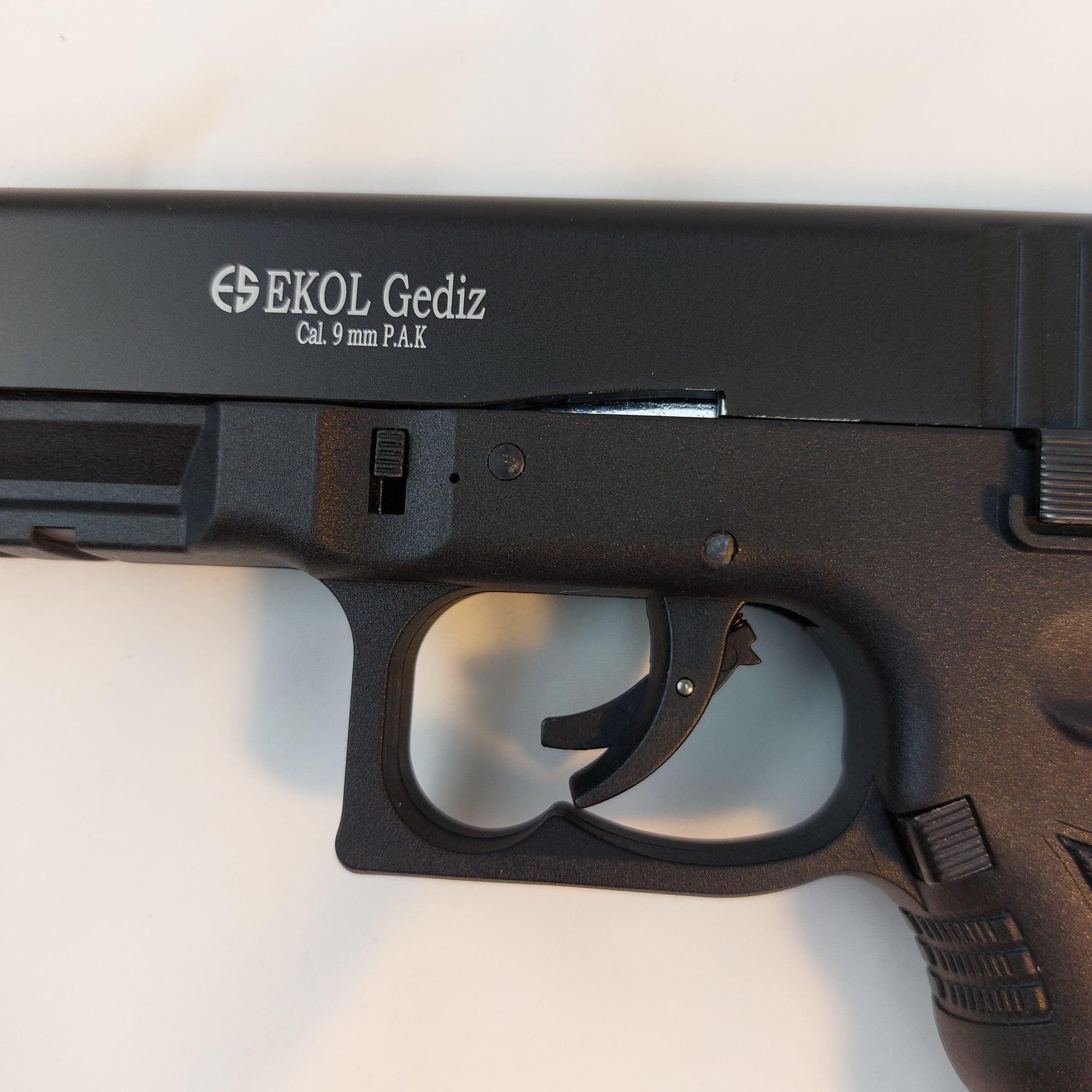 EKOL GEDIZ (GLOCK 17) BLANK GUN - BLACK W/ CHROME - NeonSales {{ shop.shopifyCountryName }}