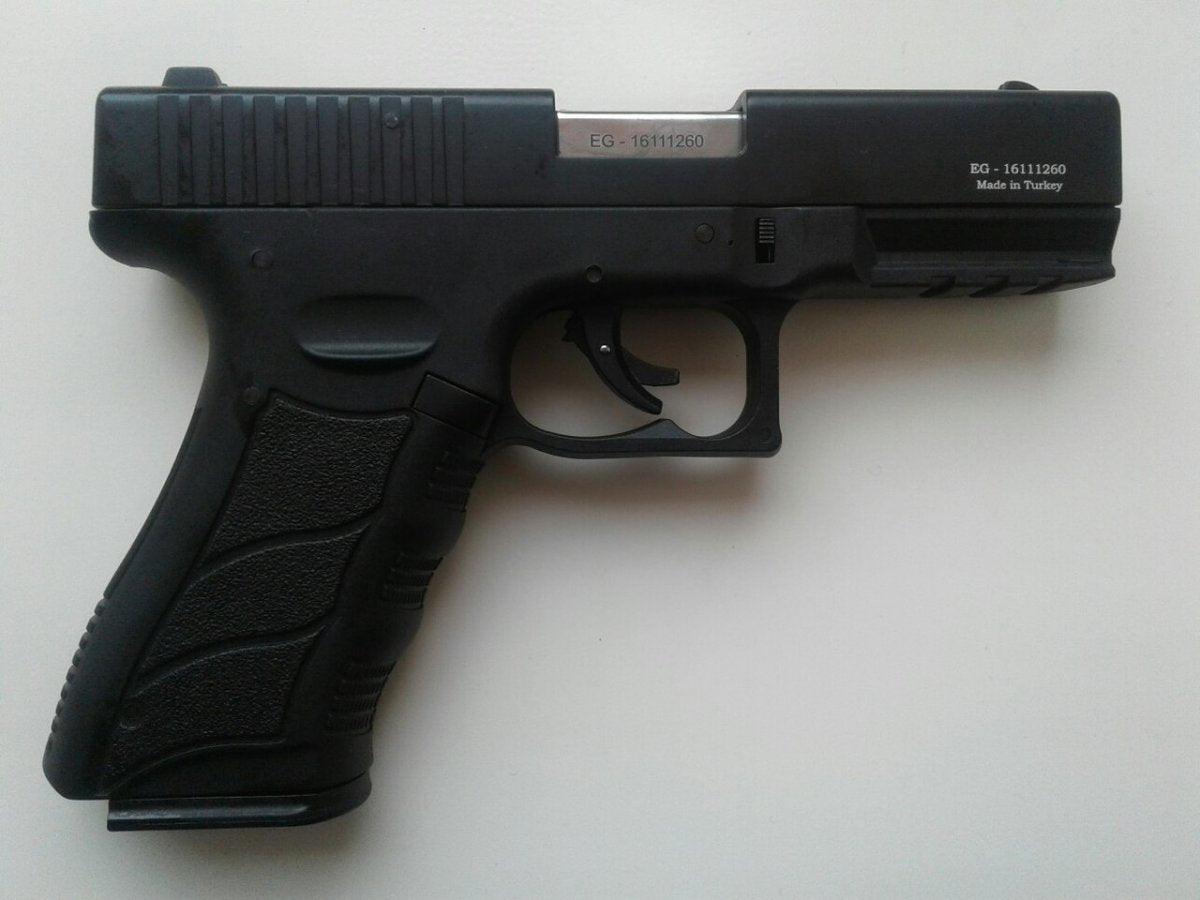 EKOL GEDIZ (GLOCK 17) BLANK GUN - BLACK W/ CHROME - NeonSales {{ shop.shopifyCountryName }}