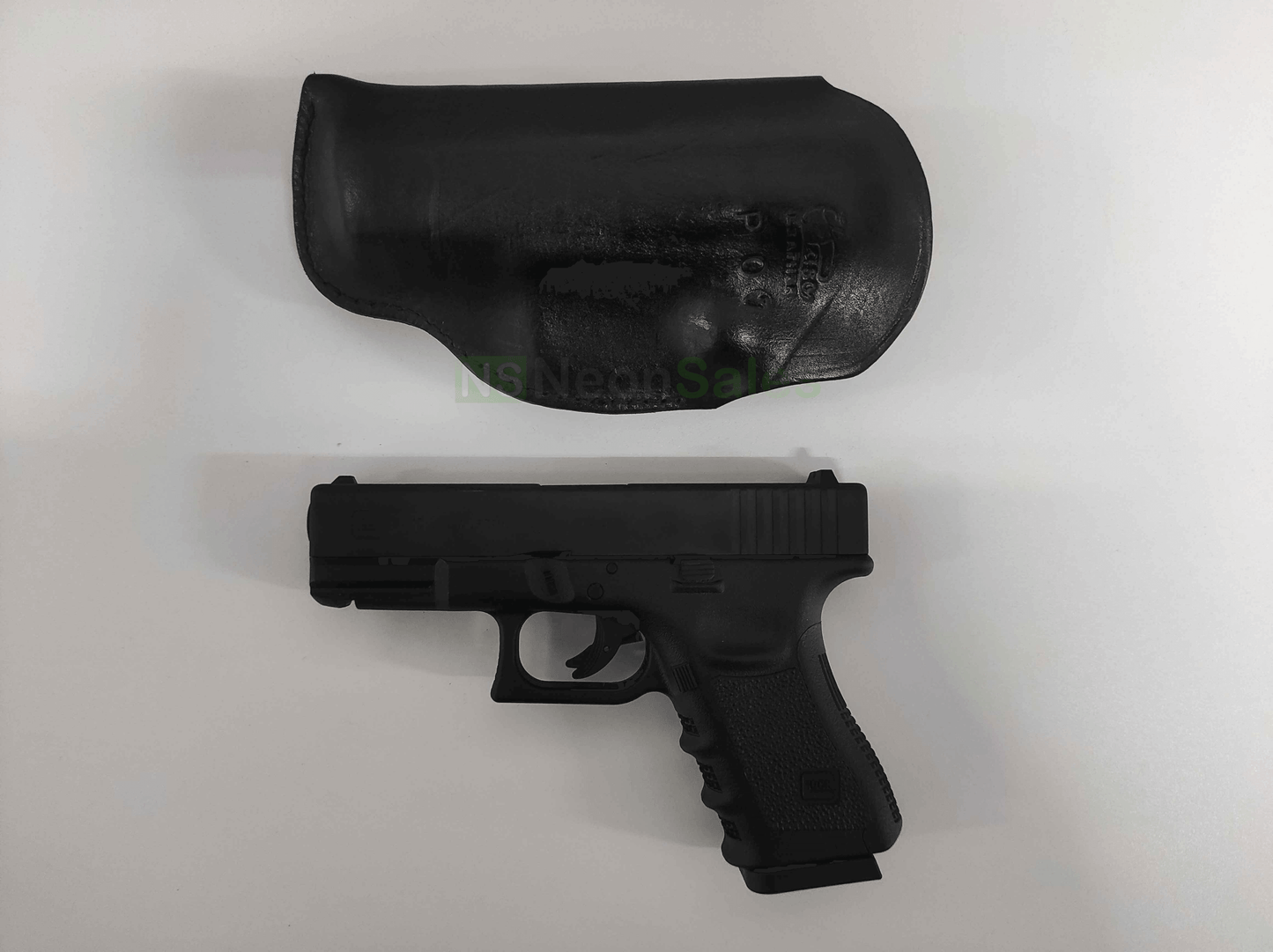 EL PASO HIDE-AWAY HARD LEATHER (IWB) - MEDIUM RAIL - NeonSales {{ shop.shopifyCountryName }}
