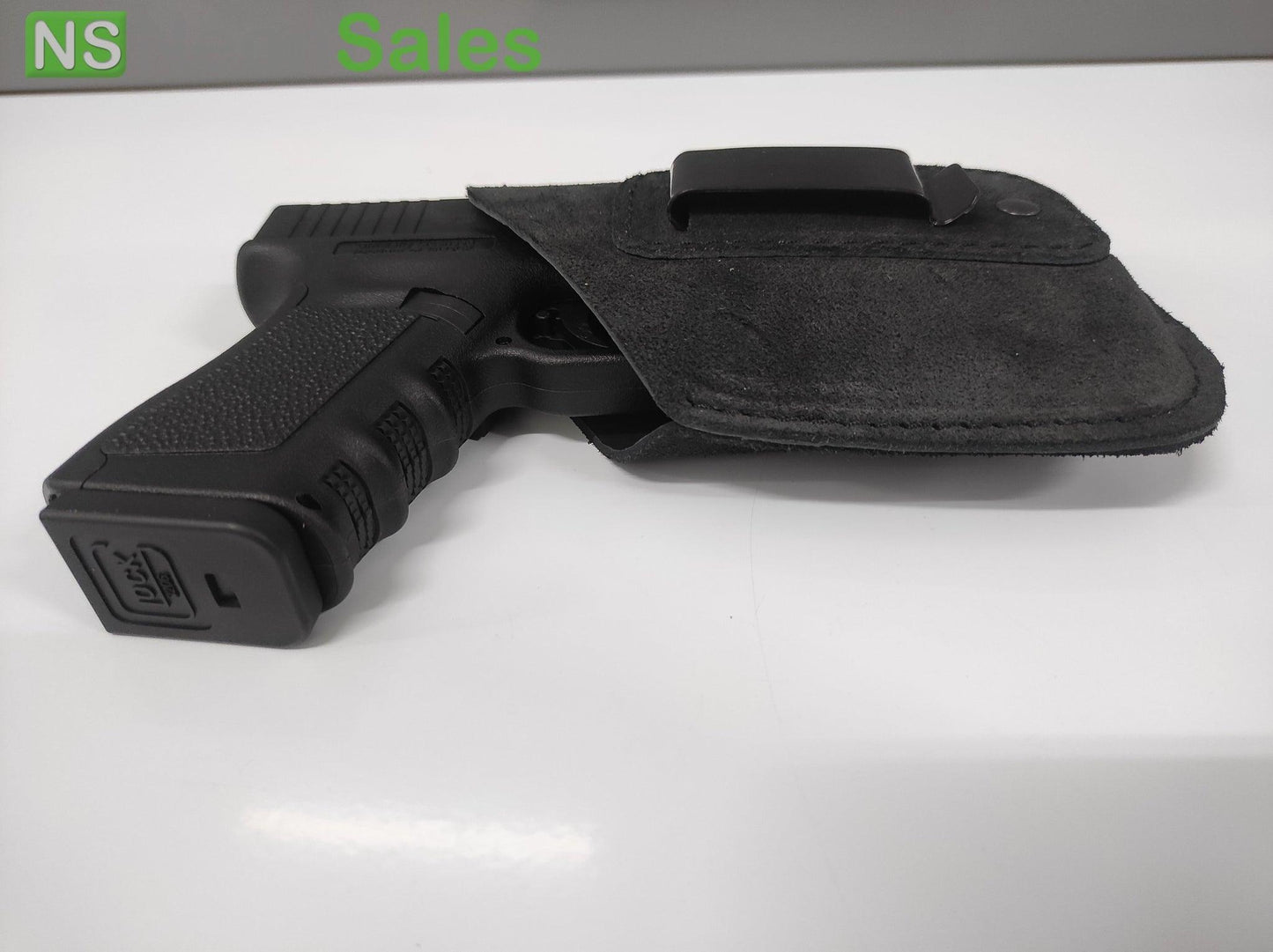 EL PASO SUEDE LIGHT-BEARING CLIP-ON (IWB) - MEDIUM - NeonSales {{ shop.shopifyCountryName }}