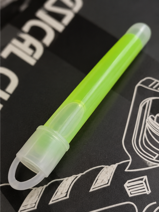 8cm green glow stick detail view