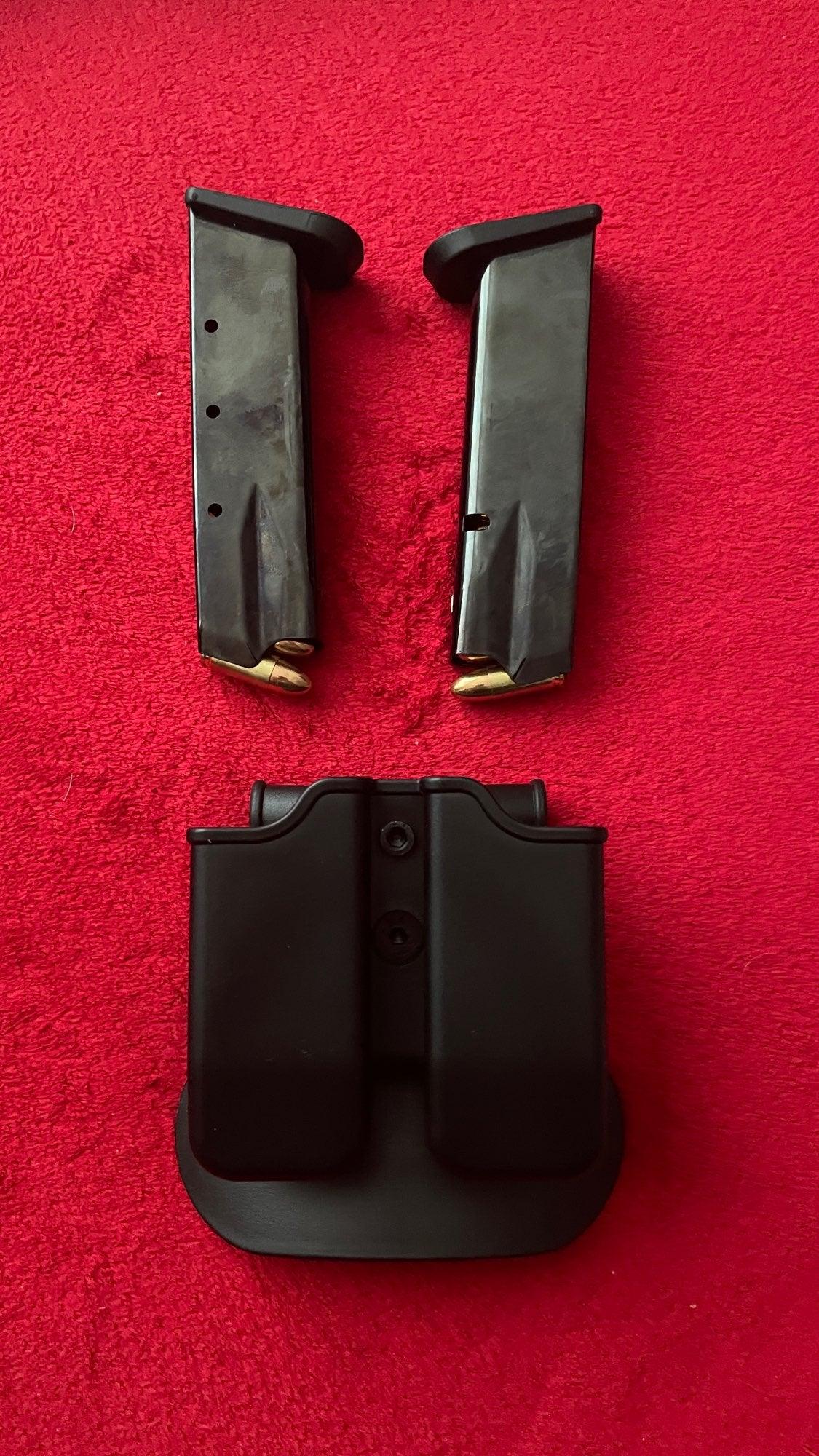 HARDSHELL DUAL MAGAZINE HOLDER W/ PADDLE - NeonSales {{ shop.shopifyCountryName }}