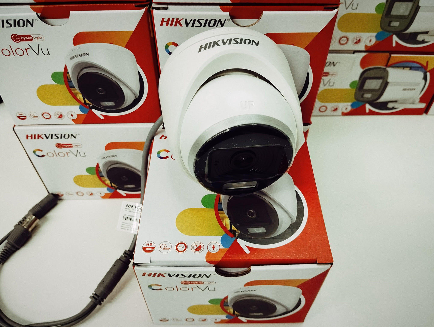 HIK 2MP HYBRID COLORVU DOME 2.8MM DS-2CE70DF0T-LPF - NeonSales {{ shop.shopifyCountryName }}