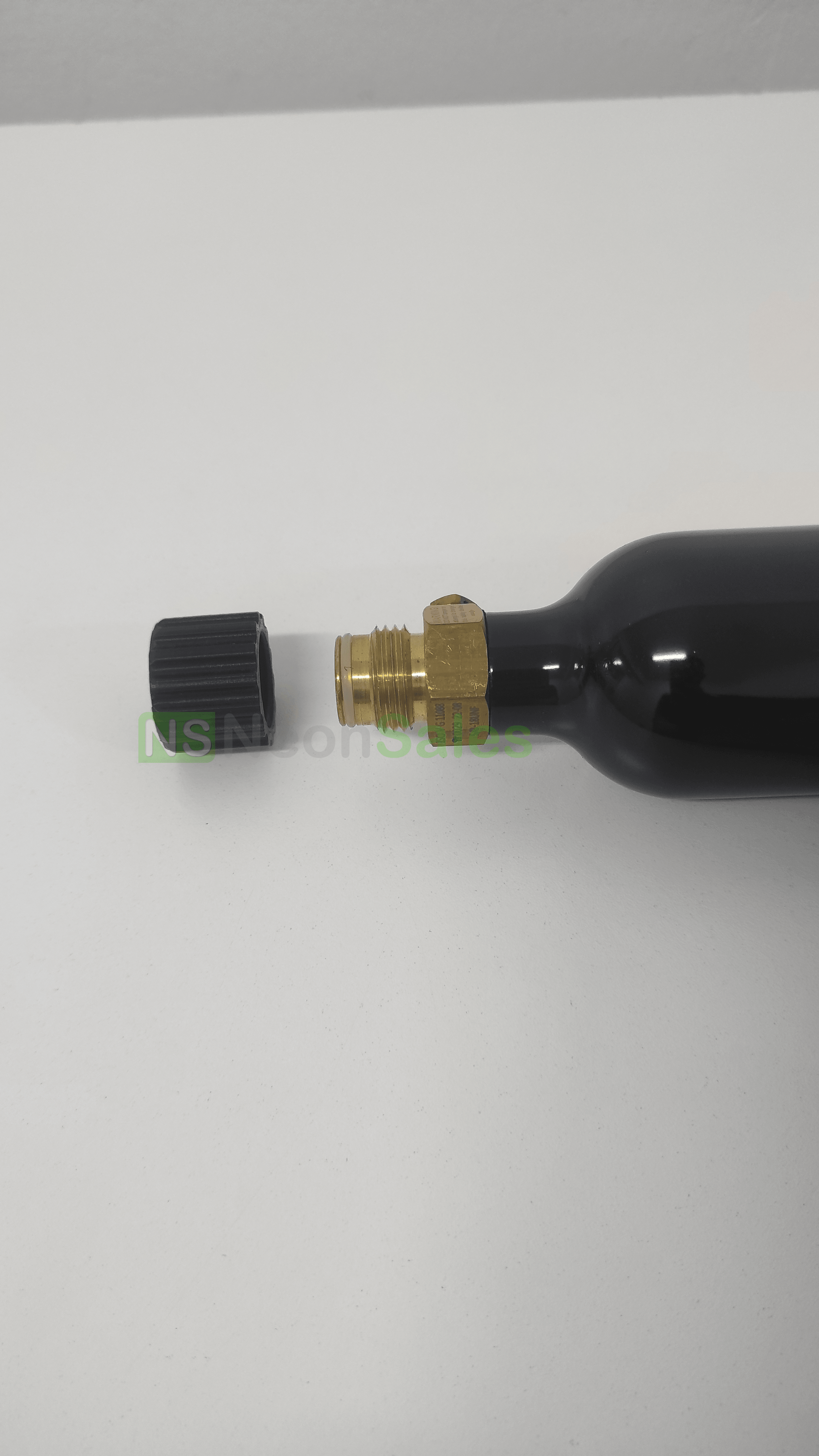 PAINTBALL TANK PROTECTIVE SCREW-ON CAP, G1/2-14" - NeonSales {{ shop.shopifyCountryName }}