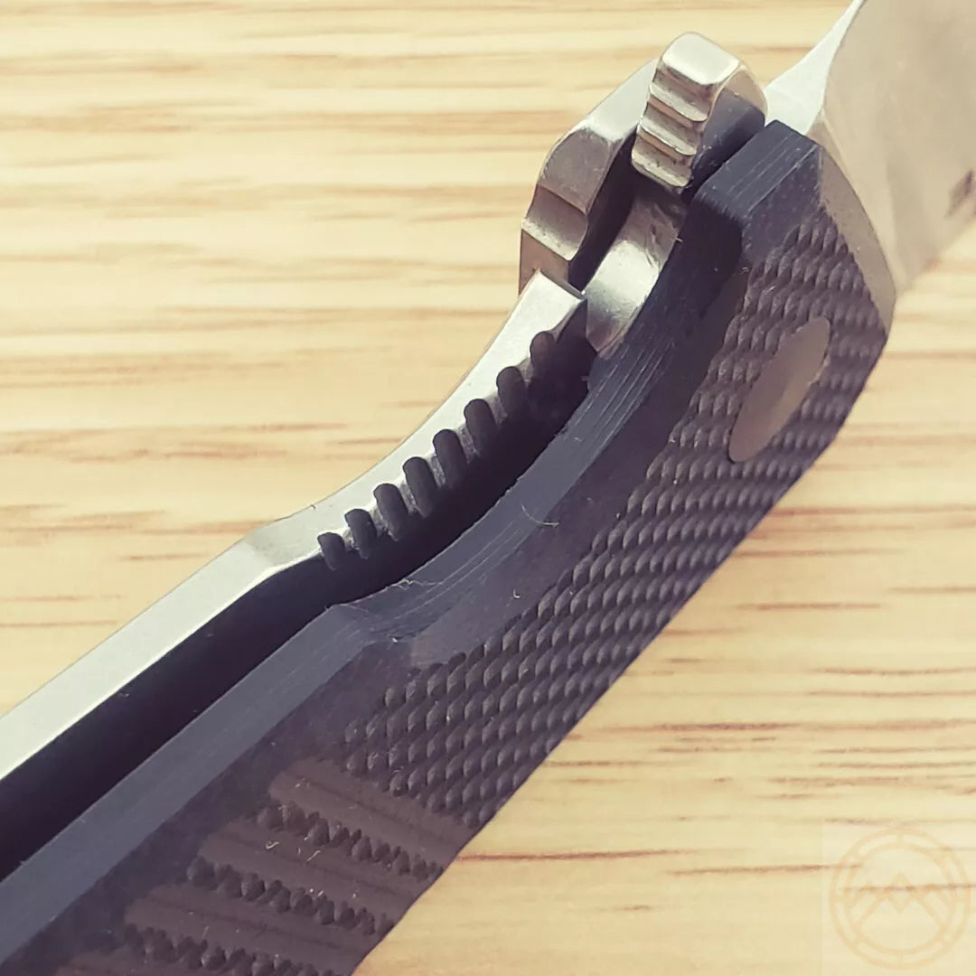 RUIKE KNIFE G10 BLACK FOLDING KNIFE D191-B - NeonSales {{ shop.shopifyCountryName }}