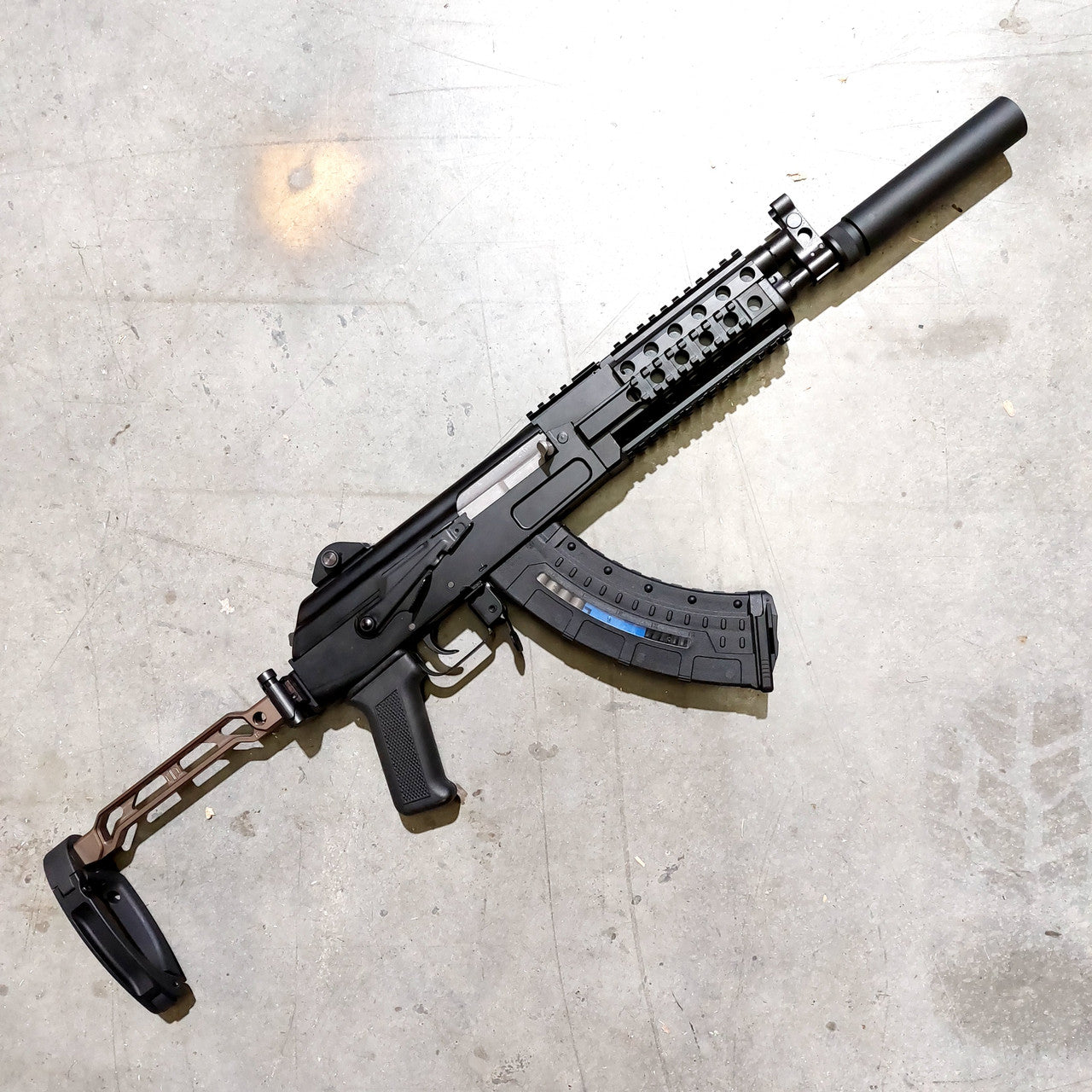 UTG® AK/AKM WINDOWED MAGAZINE (30 RND), 7.62X39MM - NeonSales {{ shop.shopifyCountryName }}