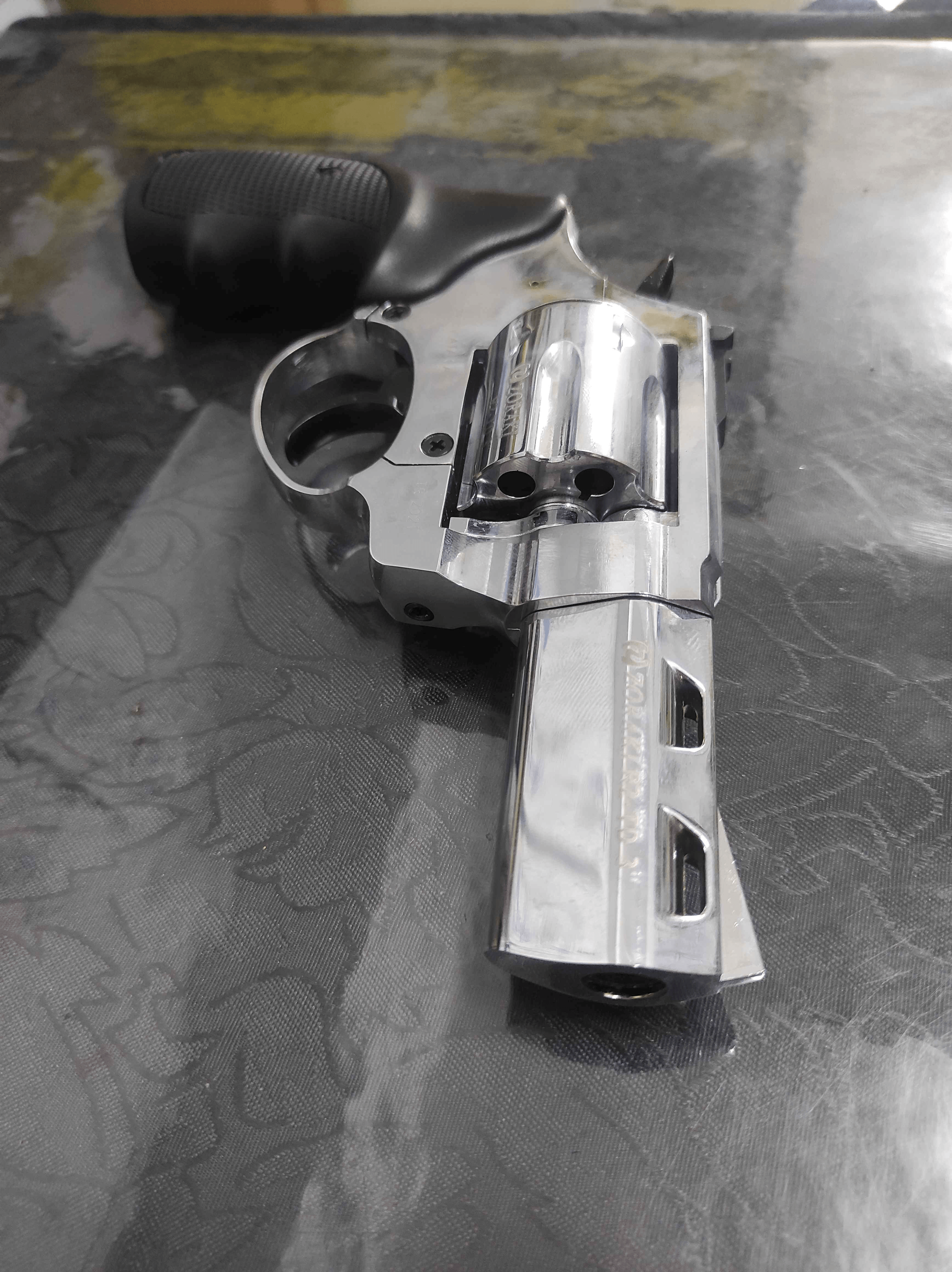 ZORAKI R2-TD BLANK REVOLVER 3" - SHINY CHROME - NeonSales {{ shop.shopifyCountryName }}