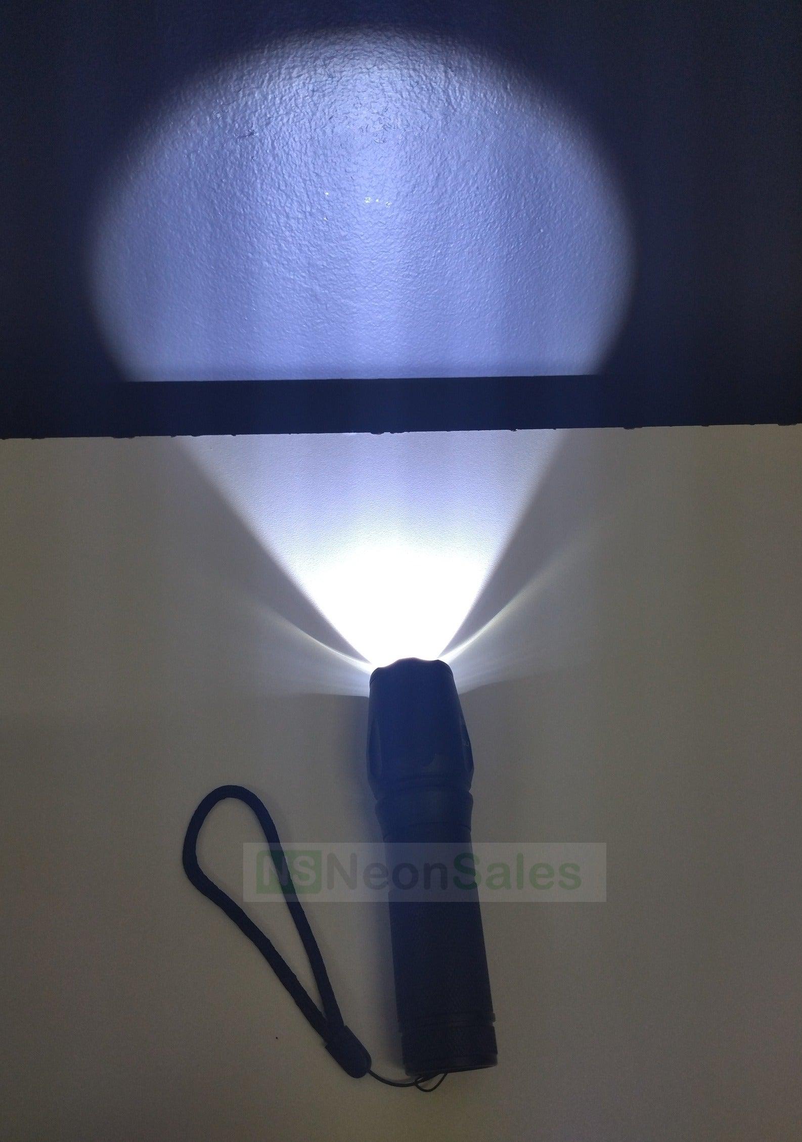 ANDOWL RECHARGEABLE GLARE FLASHLIGHT - Q-5104 - NeonSales {{ shop.shopifyCountryName }}