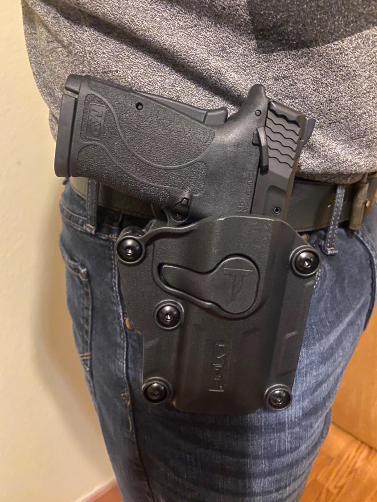 CYTAC MEGA FIT RIGHT HAND UNIVERSAL HOLSTER - NeonSales {{ shop.shopifyCountryName }}