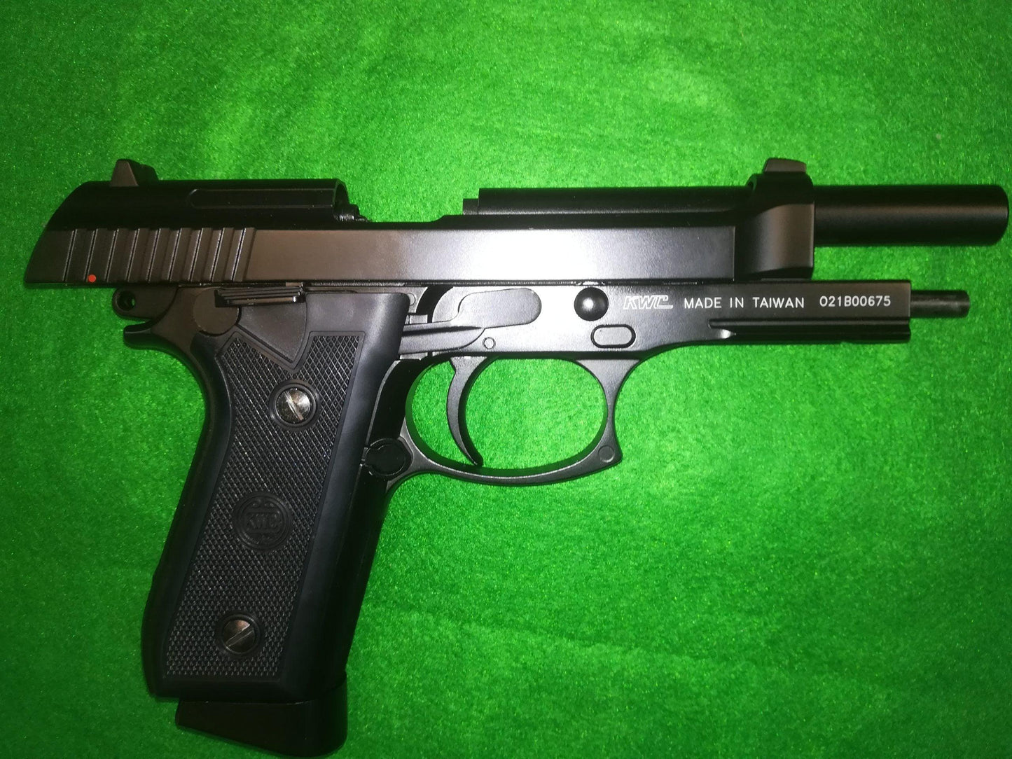 GUERILLA POLICE BLOWBACK CO2 PISTOL COMBO - NeonSales {{ shop.shopifyCountryName }}