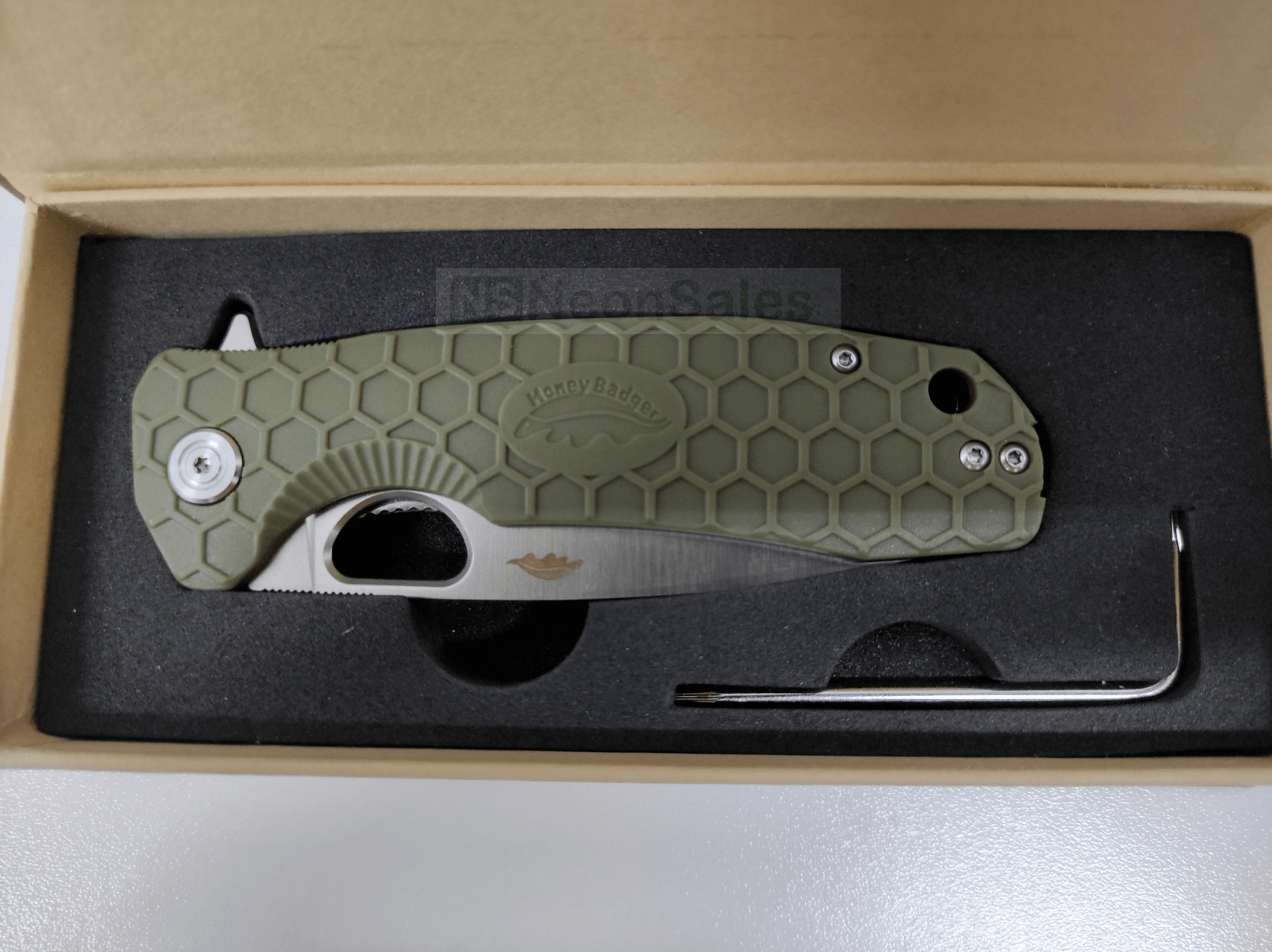 HONEY BADGER DROP-POINT FLIPPER D2 - LARGE OLIVE - NeonSales South Africa