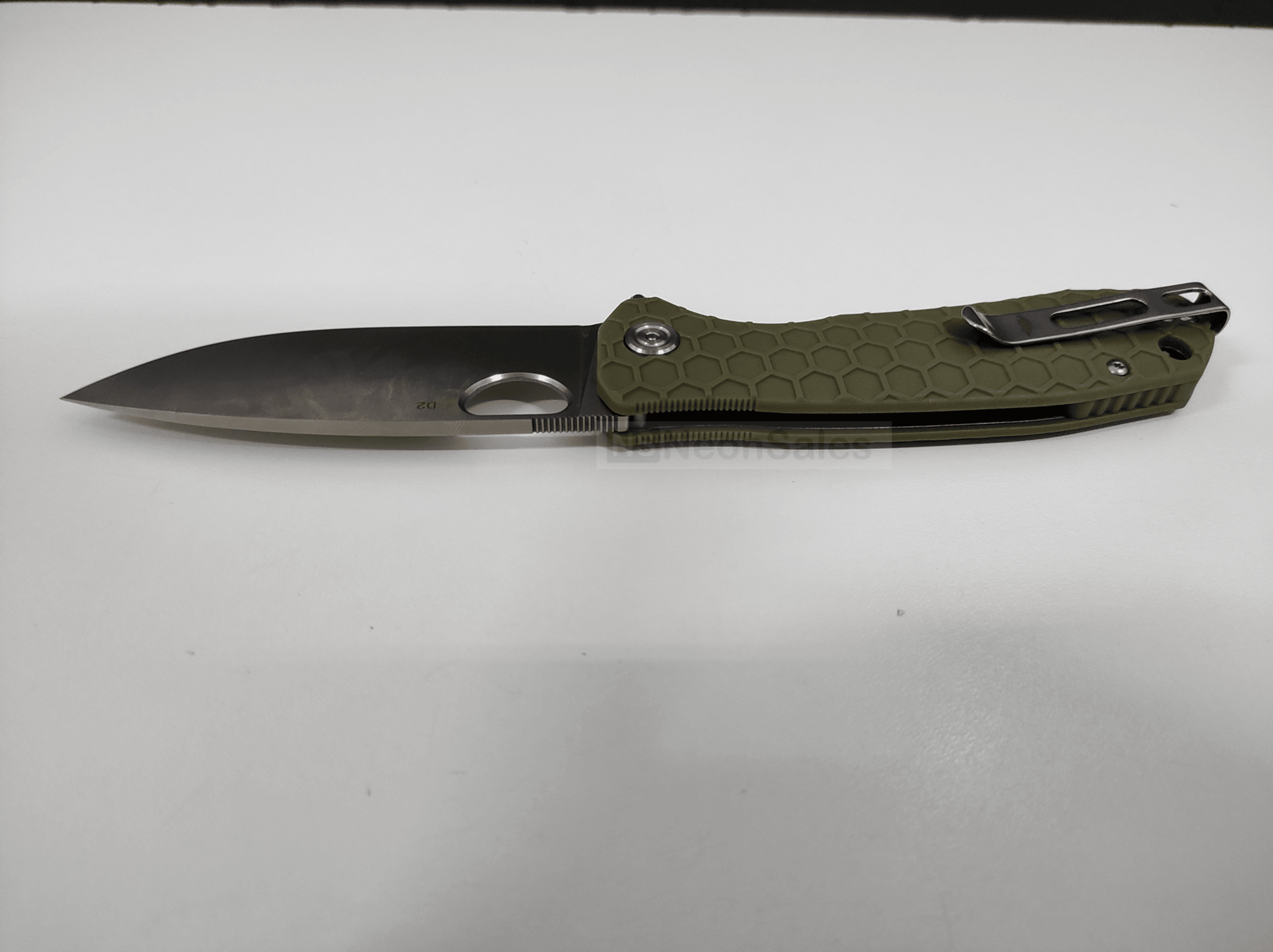 HONEY BADGER DROP-POINT FLIPPER D2 - LARGE OLIVE - NeonSales South Africa