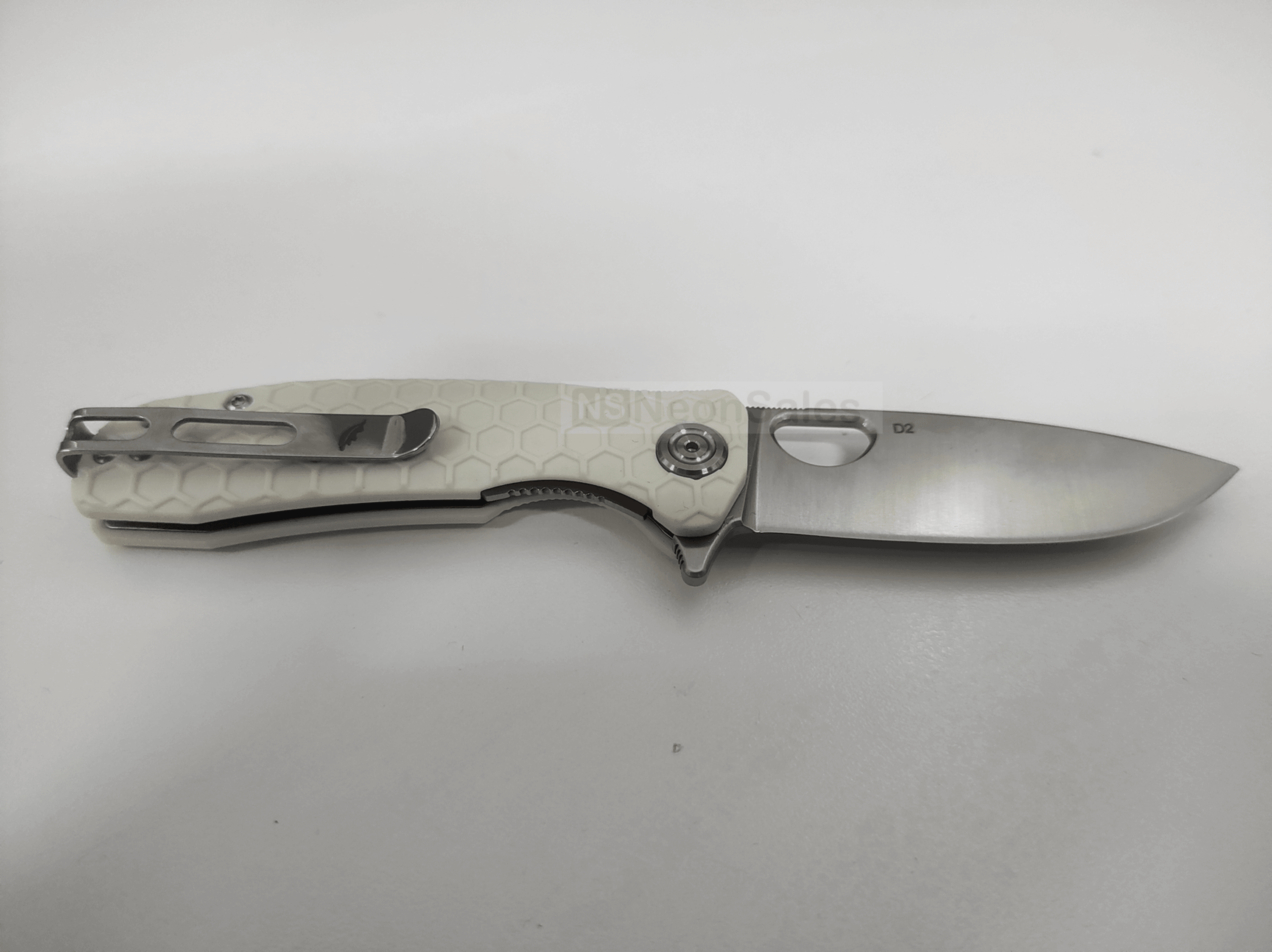 HONEY BADGER DROP-POINT FLIPPER D2 - SMALL WHITE - NeonSales South Africa