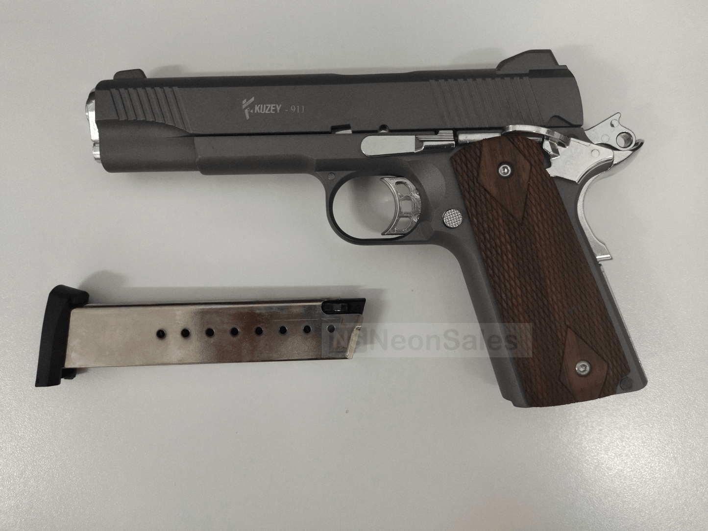 KUZEY 911 BLANK GUN - SMOKED W/ WALNUT GRIPS - NeonSales {{ shop.shopifyCountryName }}