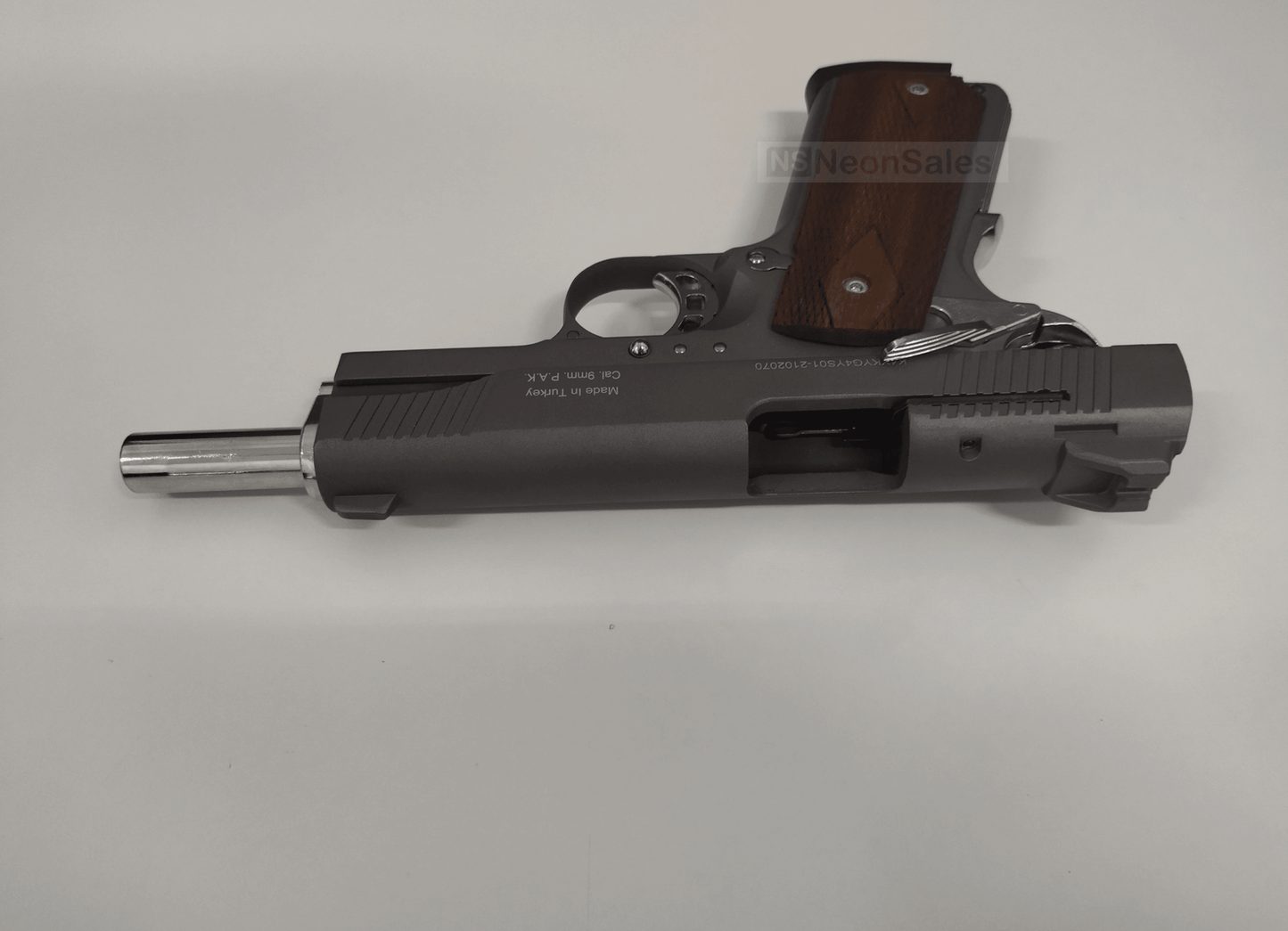 KUZEY 911 BLANK GUN - SMOKED W/ WALNUT GRIPS - NeonSales {{ shop.shopifyCountryName }}