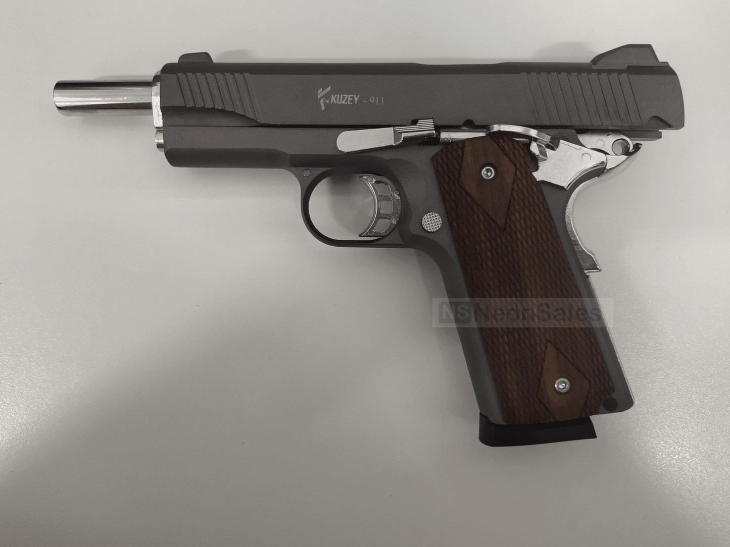 KUZEY 911 BLANK GUN - SMOKED W/ WALNUT GRIPS - NeonSales {{ shop.shopifyCountryName }}
