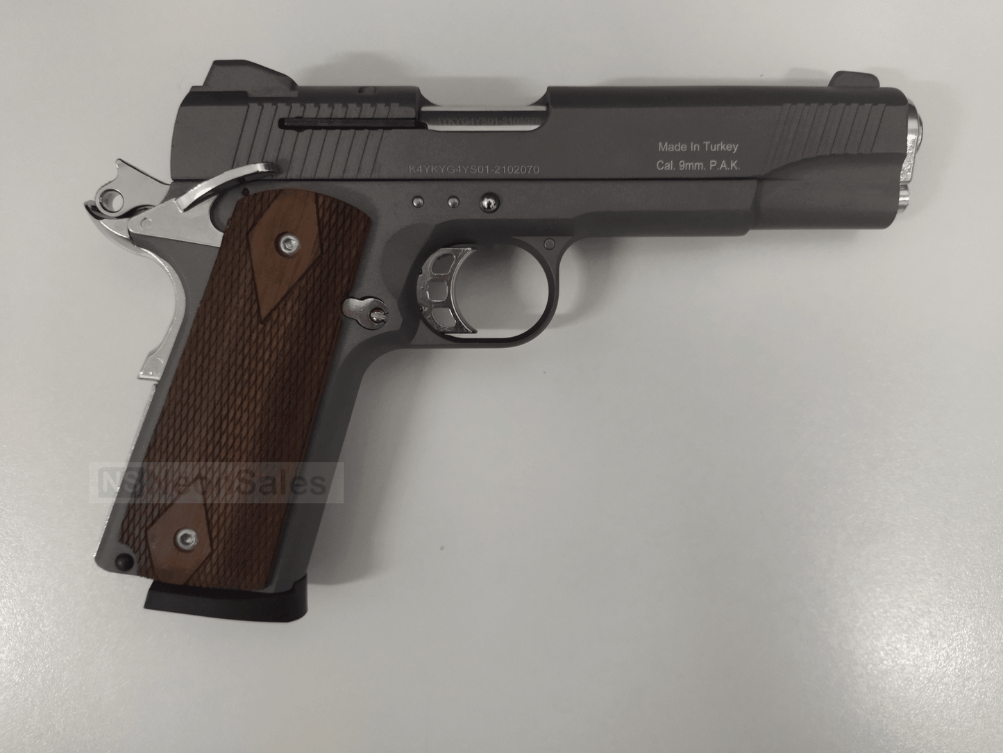 KUZEY 911 BLANK GUN - SMOKED W/ WALNUT GRIPS - NeonSales {{ shop.shopifyCountryName }}