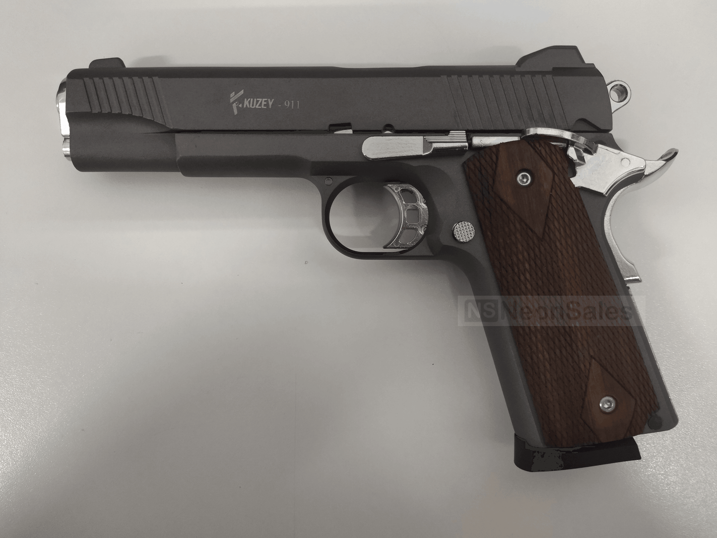 KUZEY 911 BLANK GUN - SMOKED W/ WALNUT GRIPS - NeonSales {{ shop.shopifyCountryName }}