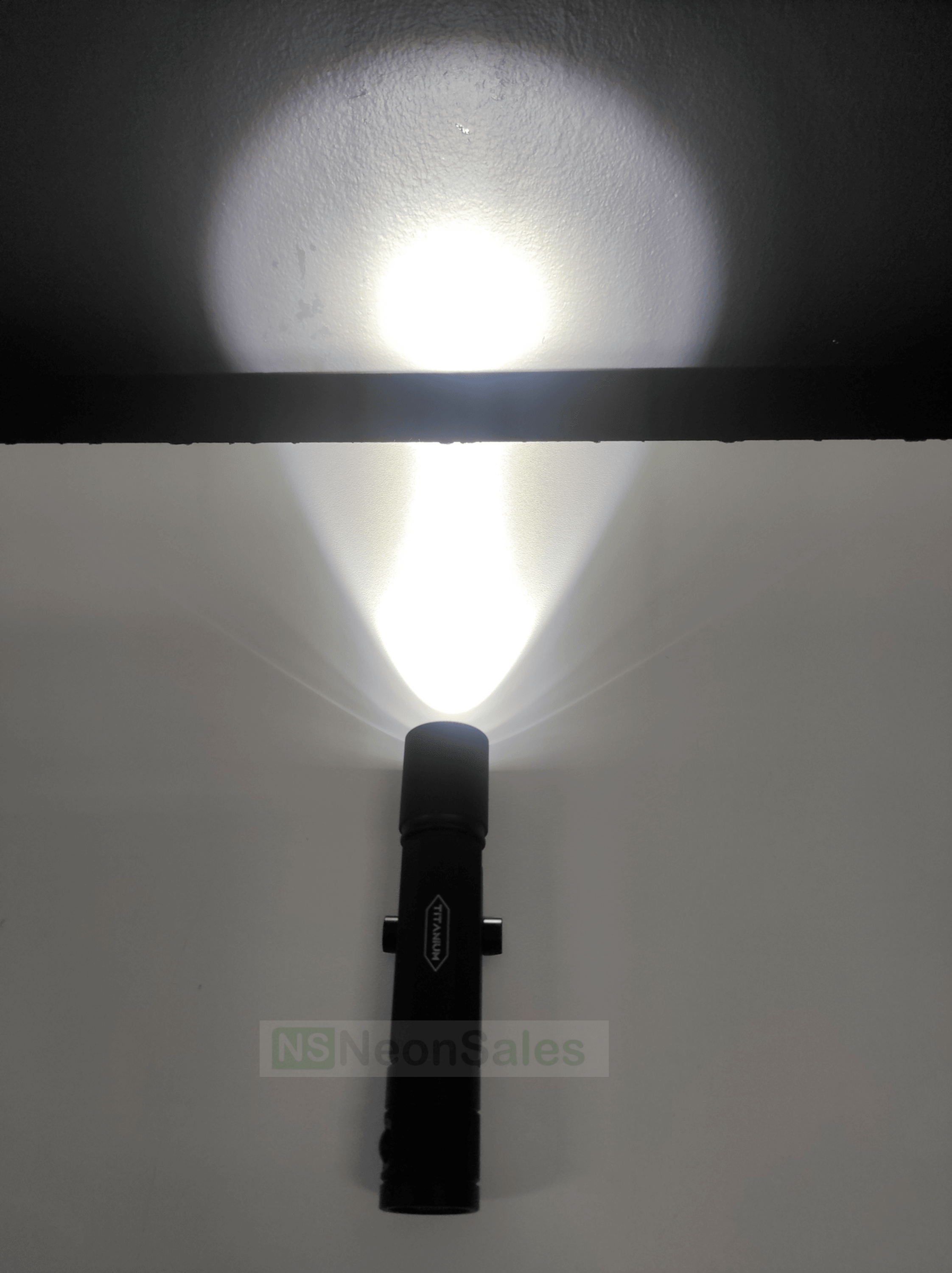 TITANIUM TF2 TACTICAL FLASHLIGHT W/ REMOTE SWITCH - NeonSales {{ shop.shopifyCountryName }}