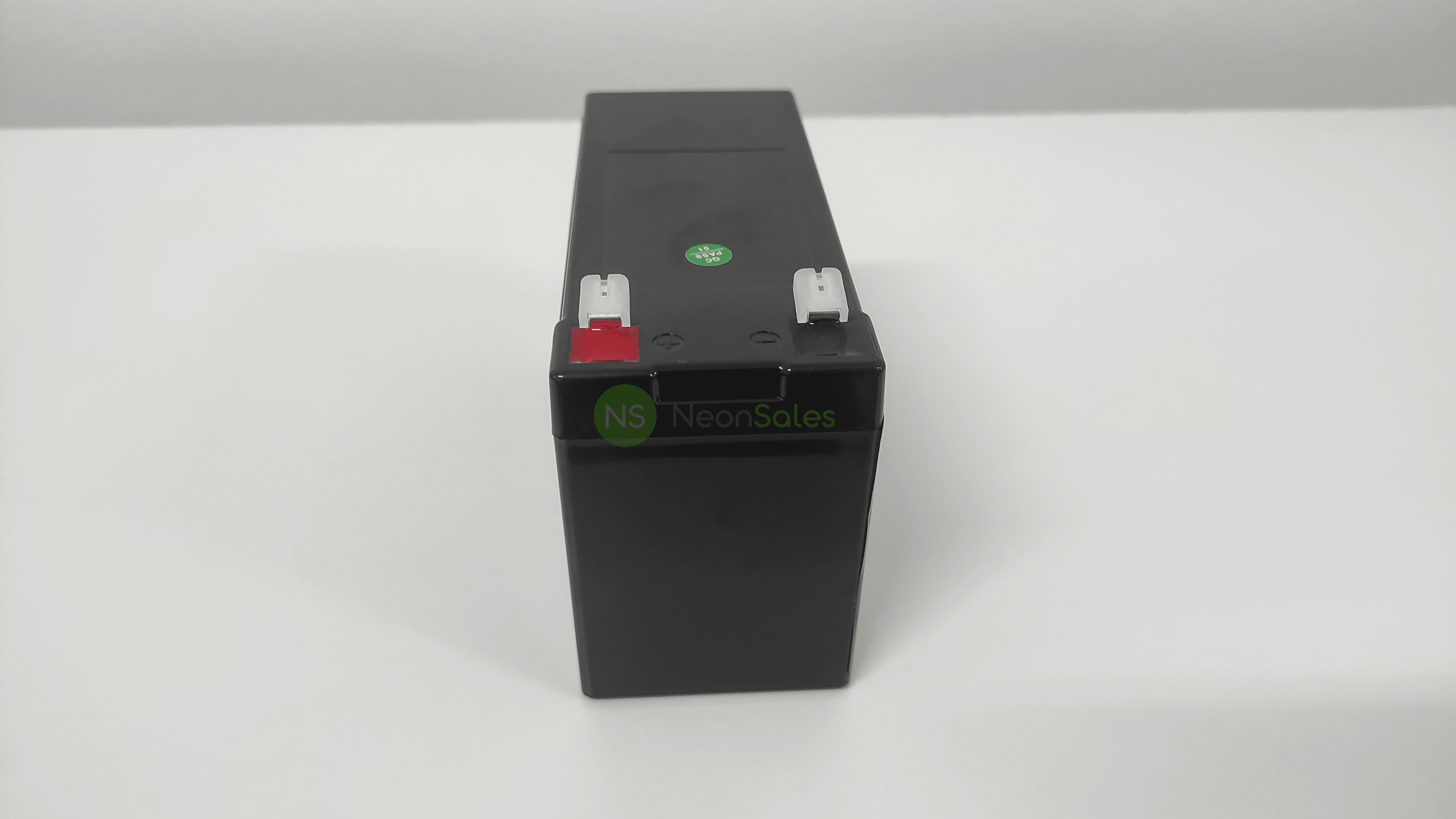 ULTRATECH 12V 8AH LITHIUM LIFEP04 BATTERY - NeonSales {{ shop.shopifyCountryName }}