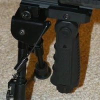 UTG 5 POSITION FOLDABLE FOREGRIP - RB-FGRP170B - NeonSales {{ shop.shopifyCountryName }}
