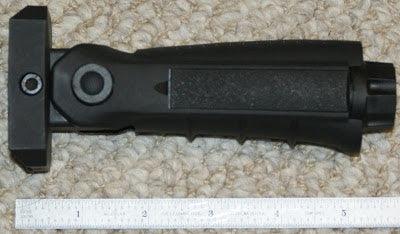 UTG 5 POSITION FOLDABLE FOREGRIP - RB-FGRP170B - NeonSales {{ shop.shopifyCountryName }}