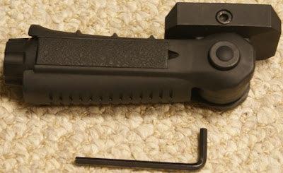 UTG 5 POSITION FOLDABLE FOREGRIP - RB-FGRP170B - NeonSales {{ shop.shopifyCountryName }}